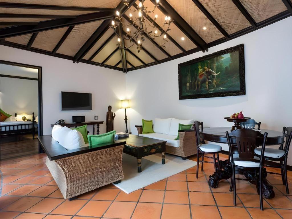 Angkor Village Resort & Spa Siem Reap Bagian luar foto