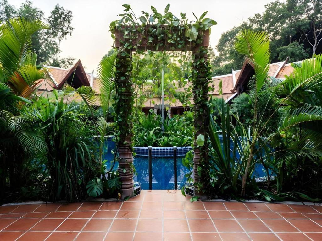 Angkor Village Resort & Spa Siem Reap Bagian luar foto