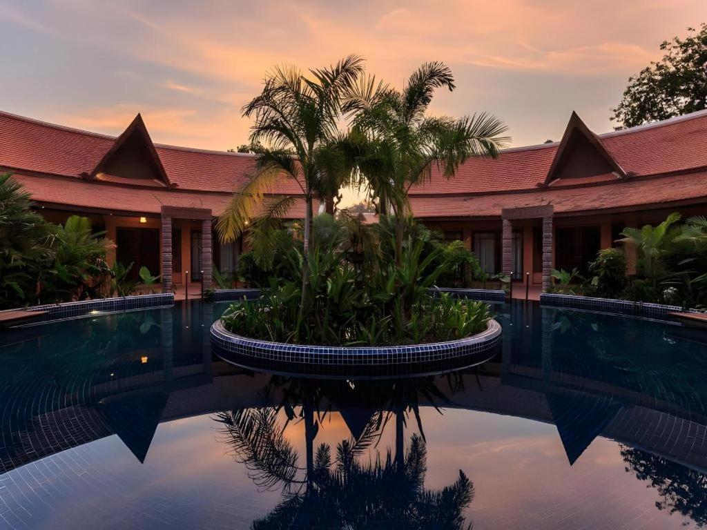 Angkor Village Resort & Spa Siem Reap Bagian luar foto